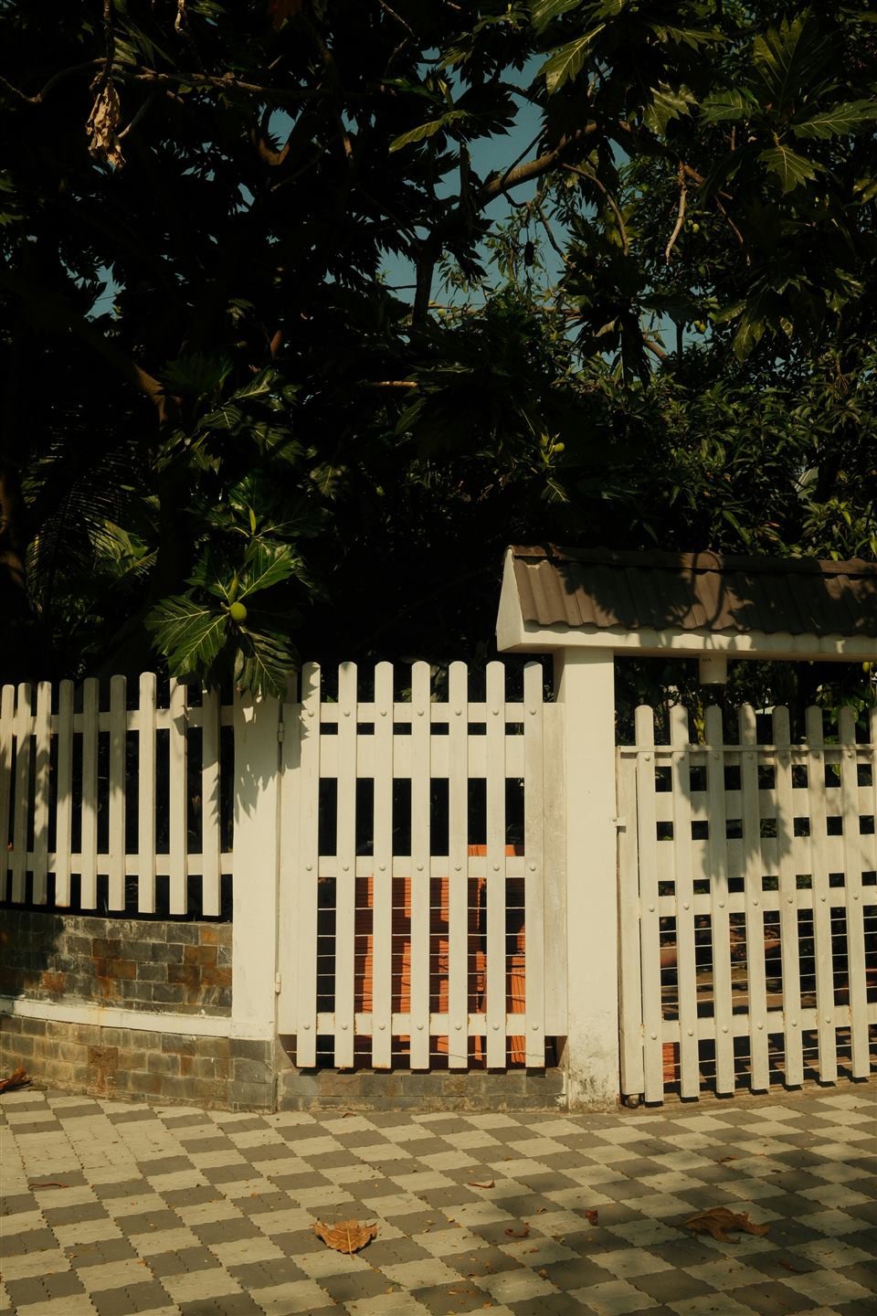 Picket fence fitted in front garden in Ayr